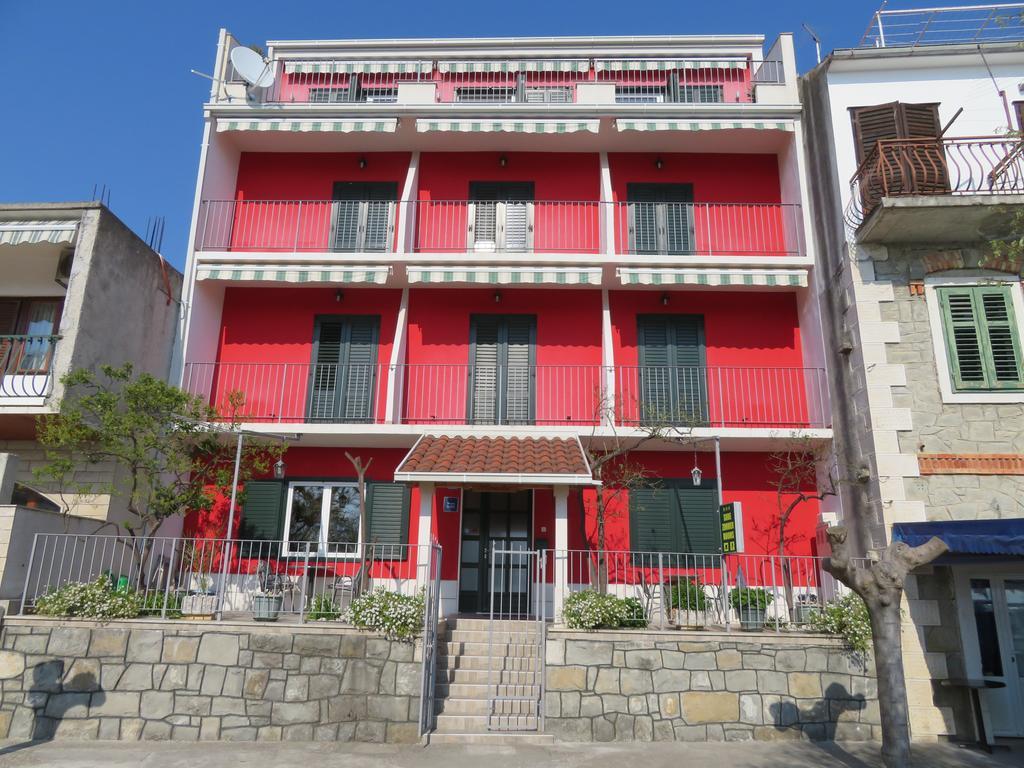 Casa Rosada Hotell Podgora Exteriör bild